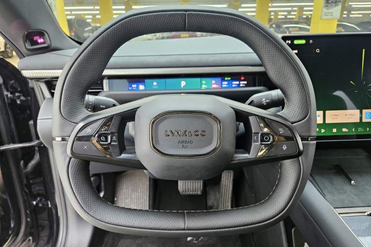 Used Lynk & Co 10 EM-P 2025 Model 120 Four-Wheel Drive Ultra Interior 1