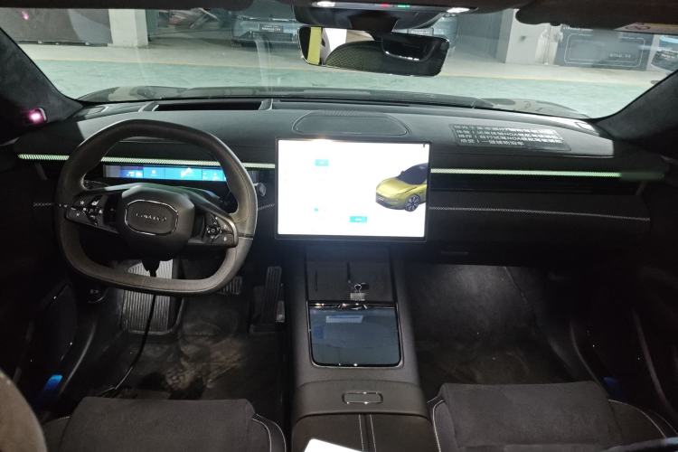 Used Lynk & Co 10 EM-P 2025 Model 240 All-Wheel Drive Ultra—Sport Edition Interior 2