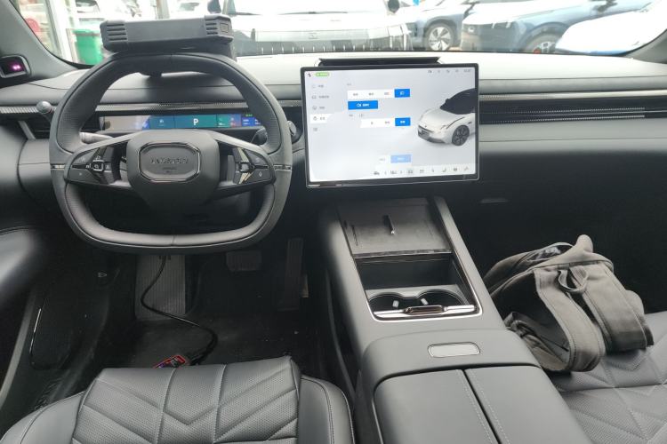 Used Lynk & Co 10 EM-P 2025 Model 120 Four-Wheel Drive Ultra Interior 2