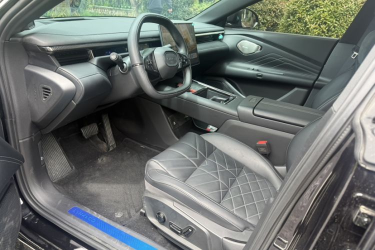Used Lynk & Co 10 EM-P 2025 Model 120 Four-Wheel Drive Ultra Interior 2