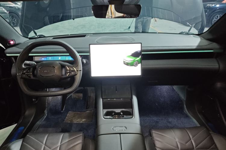 Used Lynk & Co 10 EM-P 2025 Model 240 Four-Wheel Drive Ultra Interior 2
