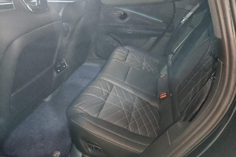 Used Lynk & Co 10 EM-P 2025 Model 240 Four-Wheel Drive Ultra Interior 4