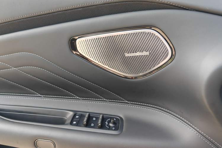 Used Lynk & Co 10 EM-P 2025 Facelifted Model 120 All-Wheel Drive Ultra Interior 6