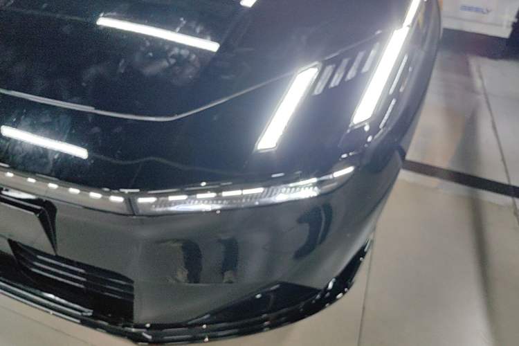 Used Lynk & Co 10 EM-P 2025 Model 240 Four-Wheel Drive Ultra Left Front Headlight
