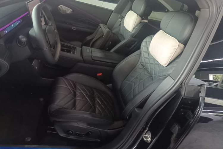 Used Lynk & Co 10 EM-P 2025 Model 120 Four-Wheel Drive Ultra Left Front Seat
