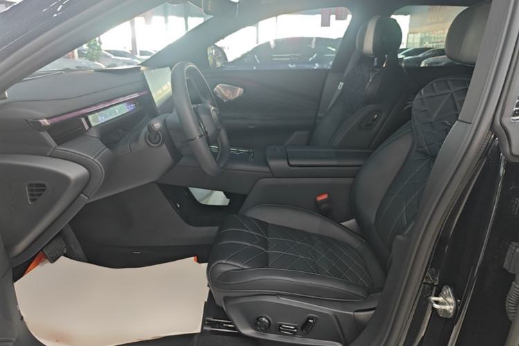 Used Lynk & Co 10 EM-P 2025 Facelifted Model 240 All-Wheel Drive Ultra Left Front Seat