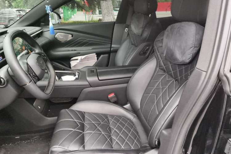 Used Lynk & Co 10 EM-P 2025 Model 120 Four-Wheel Drive Ultra Left Front Seat