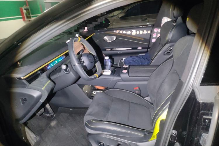 Used Lynk & Co 10 EM-P 2025 Model 240 All-Wheel Drive Ultra—Sport Edition Left Front Seat