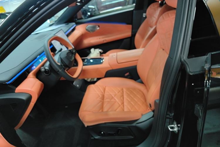 Used Lynk & Co 10 EM-P 2025 Model 240 Four-Wheel Drive Ultra Left Front Seat
