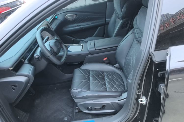Used Lynk & Co 10 EM-P 2025 Model 120 Four-Wheel Drive Ultra Left Front Seat