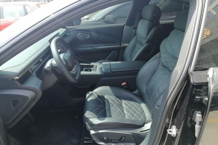 Used Lynk & Co 10 EM-P 2025 Model 120 Four-Wheel Drive Ultra Left Front Seat