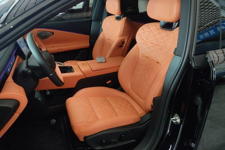 Used Lynk & Co 10 EM-P 2025 Model 240 Four-Wheel Drive Ultra Left Front Seat