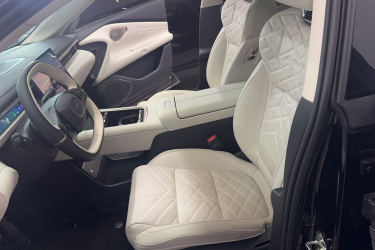 Used Lynk & Co 10 EM-P 2025 Model 120 Four-Wheel Drive Ultra Left Front Seat