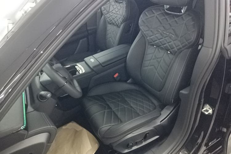 Used Lynk & Co 10 EM-P 2025 Facelifted Model 120 All-Wheel Drive Ultra Left Front Seat