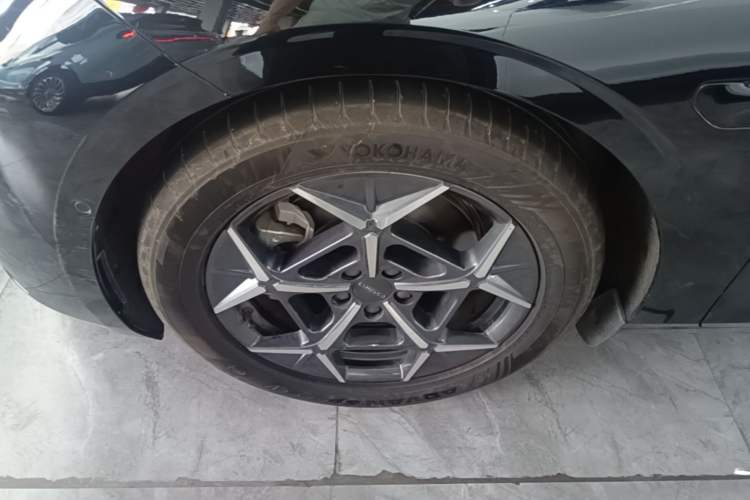 Used Lynk & Co 10 EM-P 2025 Model 120 Four-Wheel Drive Ultra Left Front Wheel Hub