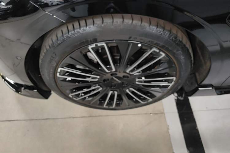 Used Lynk & Co 10 EM-P 2025 Model 240 Four-Wheel Drive Ultra Left Front Wheel Hub