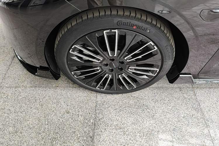 Used Lynk & Co 10 EM-P 2025 Model 240 Four-Wheel Drive Ultra Left Front Wheel Hub