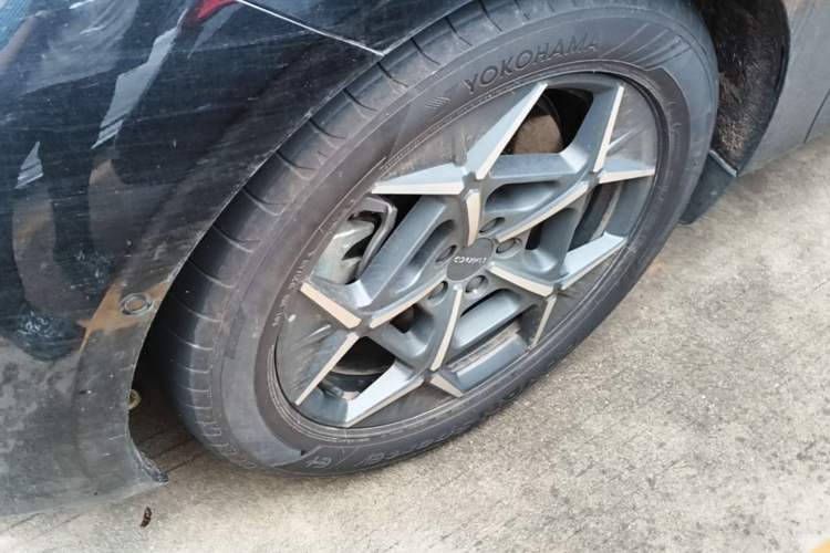 Used Lynk & Co 10 EM-P 2025 Model 120 Four-Wheel Drive Ultra Left Front Wheel Hub