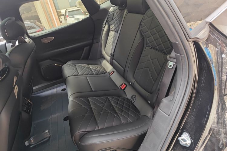 Used Lynk & Co 10 EM-P 2025 Model 240 Four-Wheel Drive Ultra Left Rear Seat