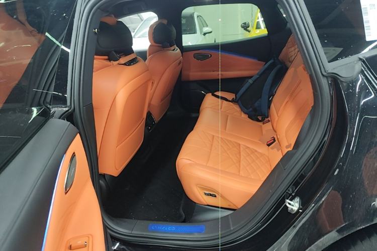 Used Lynk & Co 10 EM-P 2025 Facelifted Model 240 All-Wheel Drive Ultra Left Rear Seat