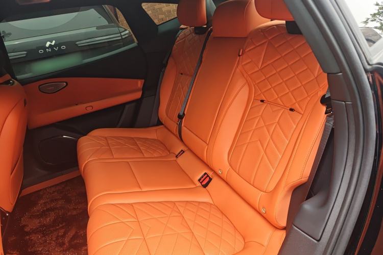 Used Lynk & Co 10 EM-P 2025 Model 240 Four-Wheel Drive Ultra Left Rear Seat