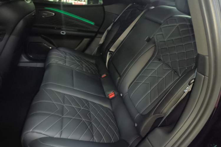 Used Lynk & Co 10 EM-P 2025 Model 120 Four-Wheel Drive Ultra Left Rear Seat