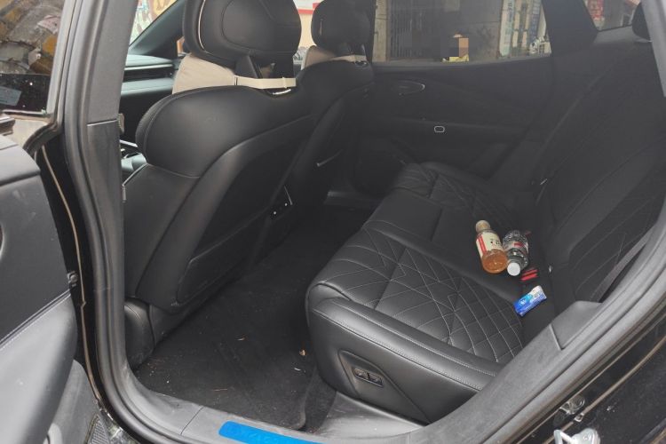 Used Lynk & Co 10 EM-P 2025 Model 120 Four-Wheel Drive Ultra Left Rear Seat