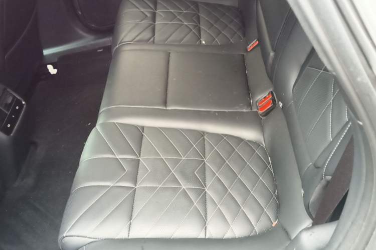 Used Lynk & Co 10 EM-P 2025 Model 120 Four-Wheel Drive Ultra Left Rear Seat