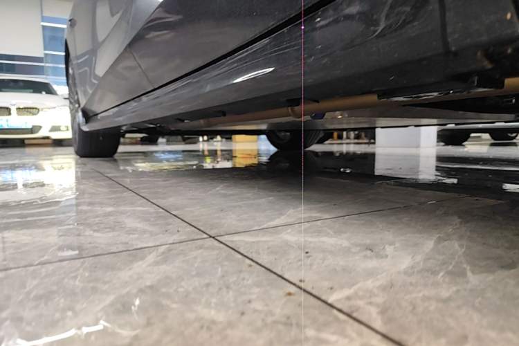 Used Lynk & Co 10 EM-P 2025 Facelifted Model 240 All-Wheel Drive Ultra Left Side Sill