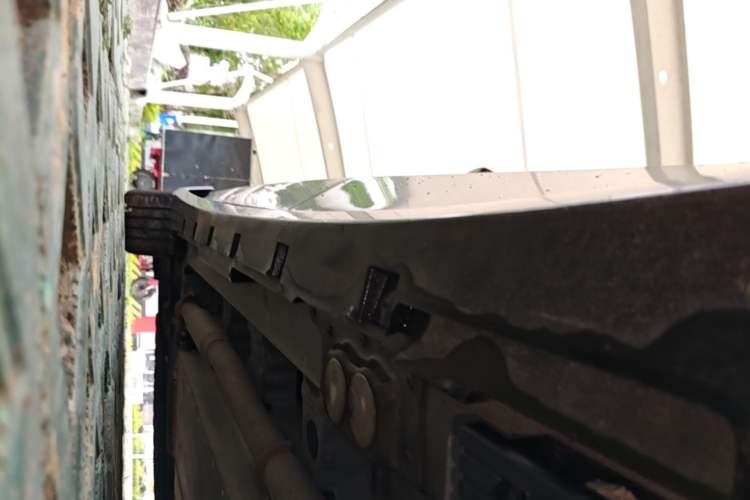 Used Lynk & Co 10 EM-P 2025 Model 240 All-Wheel Drive Ultra—Sport Edition Left Side Sill