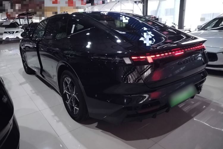 Used Lynk & Co 10 EM-P 2025 Facelifted Model 240 All-Wheel Drive Ultra Rear Left 45 Deg