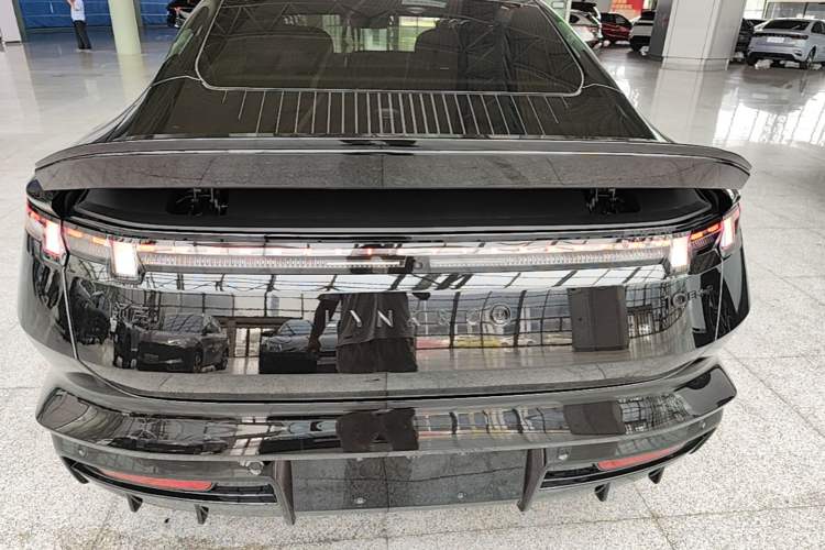 Used Lynk & Co 10 EM-P 2025 Model 240 Four-Wheel Drive Ultra Rear