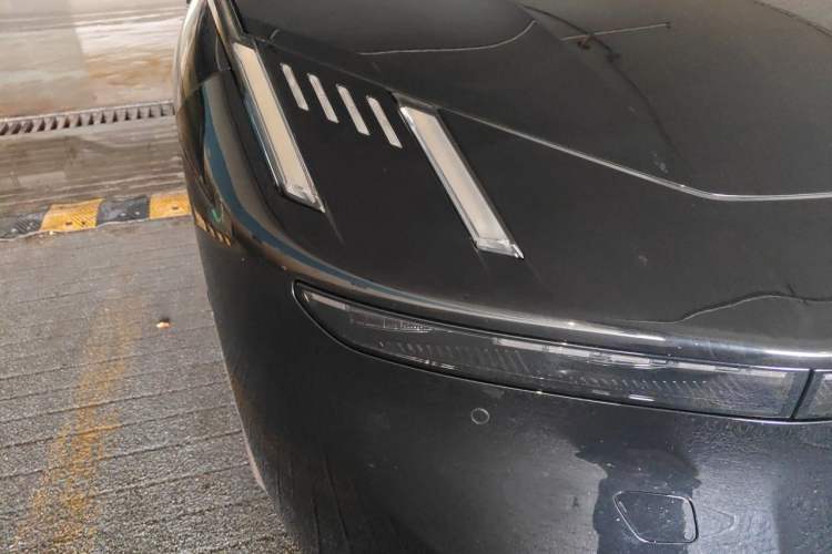 Used Lynk & Co 10 EM-P 2025 Facelifted Model 120 All-Wheel Drive Ultra Right Front Headlight