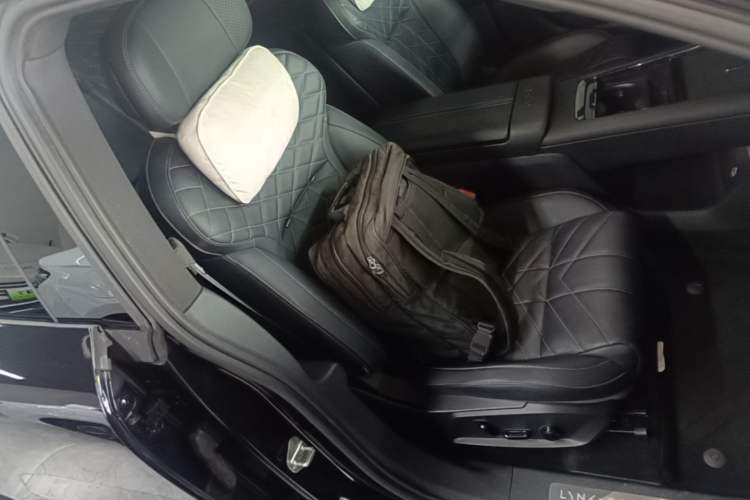 Used Lynk & Co 10 EM-P 2025 Model 120 Four-Wheel Drive Ultra Right Front Seat