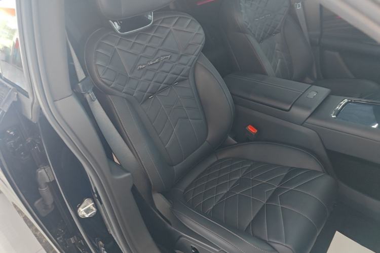 Used Lynk & Co 10 EM-P 2025 Facelifted Model 240 All-Wheel Drive Ultra Right Front Seat