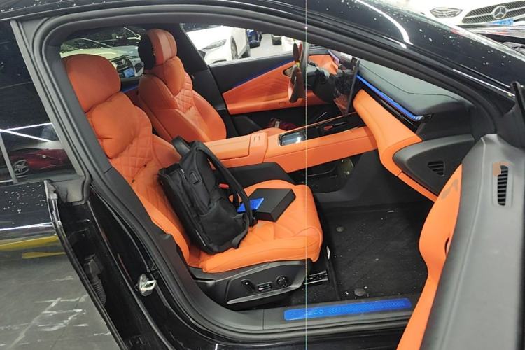 Used Lynk & Co 10 EM-P 2025 Facelifted Model 240 All-Wheel Drive Ultra Right Front Seat