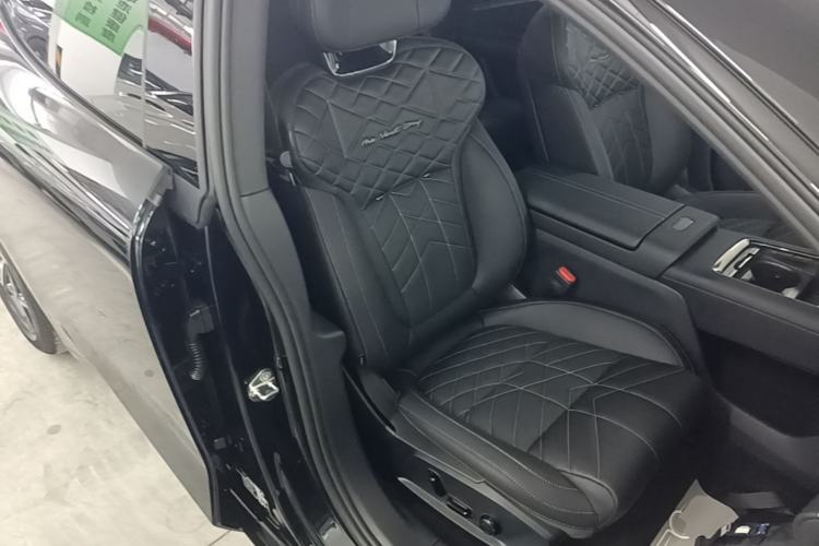 Used Lynk & Co 10 EM-P 2025 Facelifted Model 120 All-Wheel Drive Ultra Right Front Seat