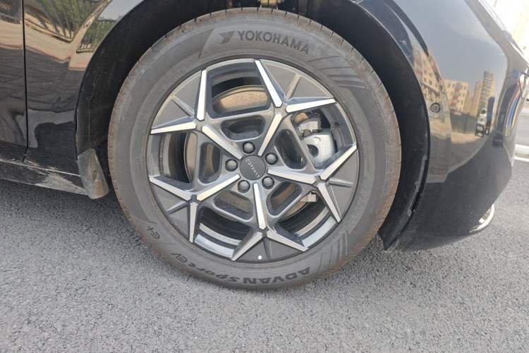 Used Lynk & Co 10 EM-P 2025 Model 120 Four-Wheel Drive Ultra Right Front Wheel Hub