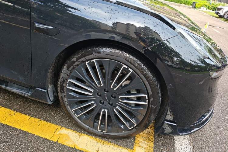 Used Lynk & Co 10 EM-P 2025 Model 240 Four-Wheel Drive Ultra Right Front Wheel Hub