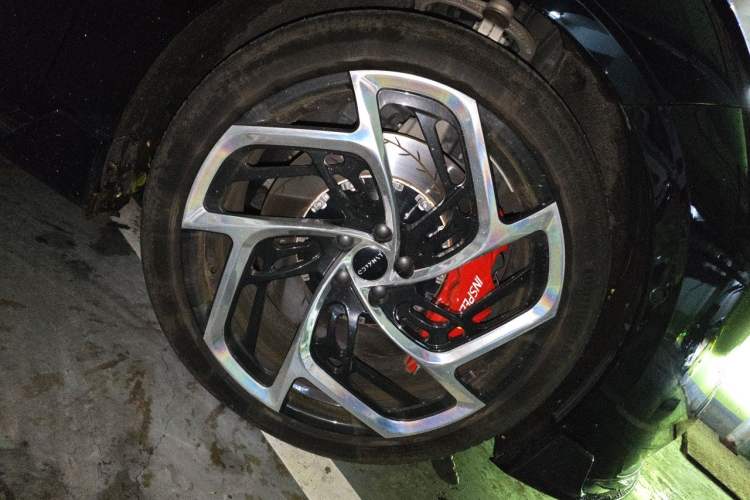 Used Lynk & Co 10 EM-P 2025 Model 240 Four-Wheel Drive Ultra Right Front Wheel Hub