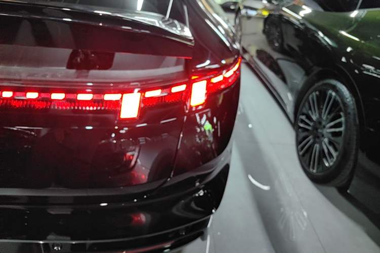 Used Lynk & Co 10 EM-P 2025 Model 240 Four-Wheel Drive Ultra Right Rear Taillight