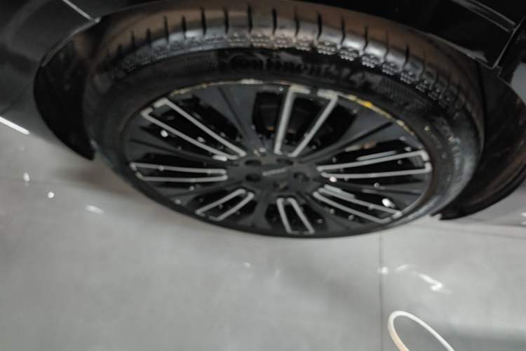 Used Lynk & Co 10 EM-P 2025 Model 240 Four-Wheel Drive Ultra Right Rear Wheel Hub