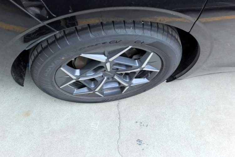 Used Lynk & Co 10 EM-P 2025 Model 120 Four-Wheel Drive Ultra Right Rear Wheel Hub