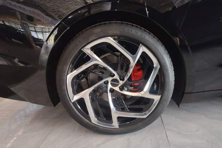 Used Lynk & Co 10 EM-P 2025 Model 240 Four-Wheel Drive Ultra Right Rear Wheel Hub