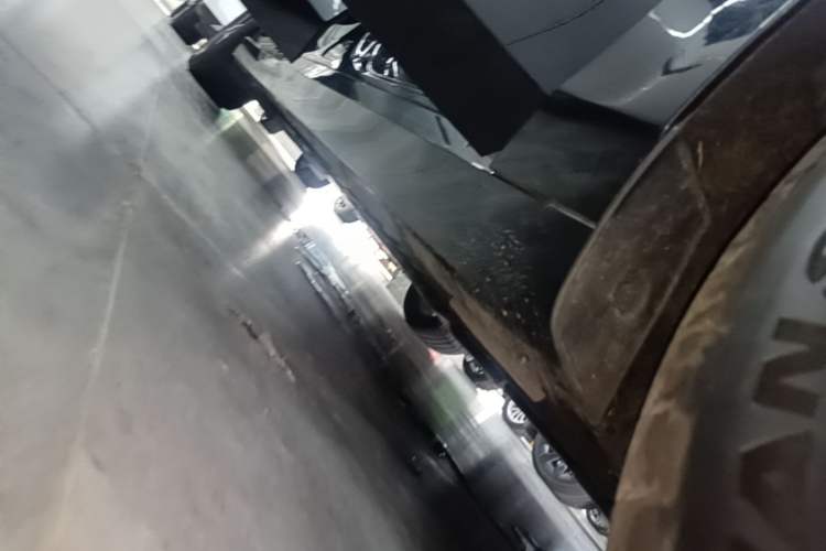 Used Lynk & Co 10 EM-P 2025 Model 120 Four-Wheel Drive Ultra Right Side Sill
