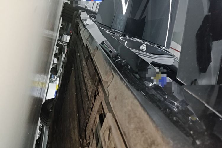 Used Lynk & Co 10 EM-P 2025 Model 120 Four-Wheel Drive Ultra Right Side Sill