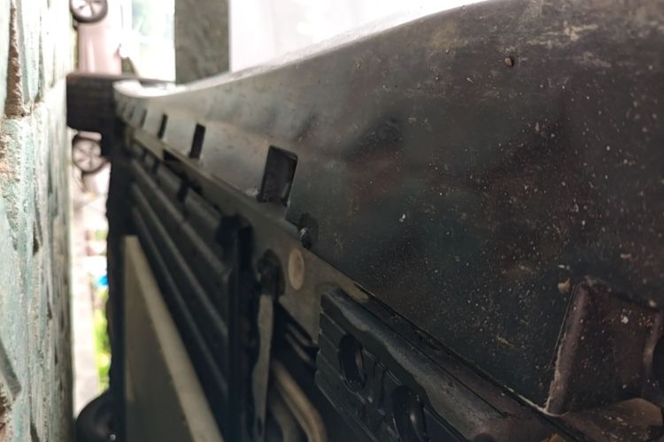 Used Lynk & Co 10 EM-P 2025 Model 240 All-Wheel Drive Ultra—Sport Edition Right Side Sill
