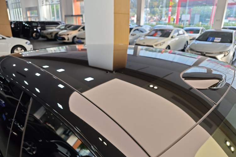 Used Lynk & Co 10 EM-P 2025 Model 240 Four-Wheel Drive Ultra Roof
