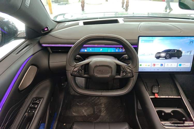 Used Lynk & Co 10 EM-P 2025 Model 240 Four-Wheel Drive Ultra Steering Wheel