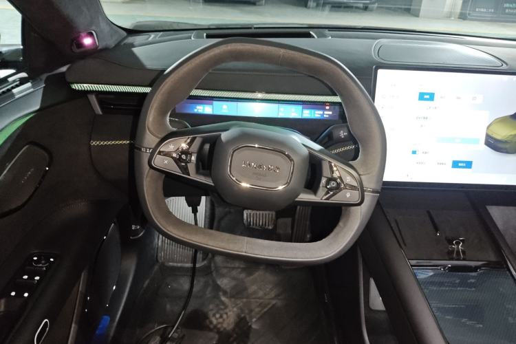 Used Lynk & Co 10 EM-P 2025 Model 240 All-Wheel Drive Ultra—Sport Edition Steering Wheel